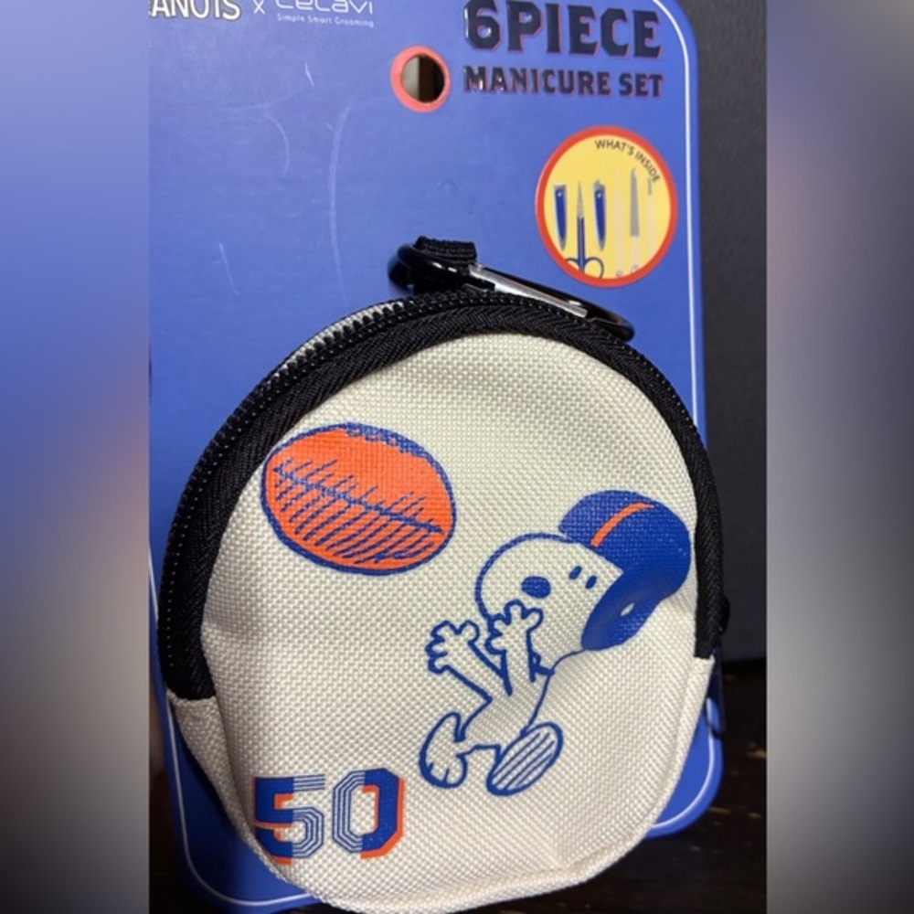 Peanuts Snoopy White and Blue Manicure Set